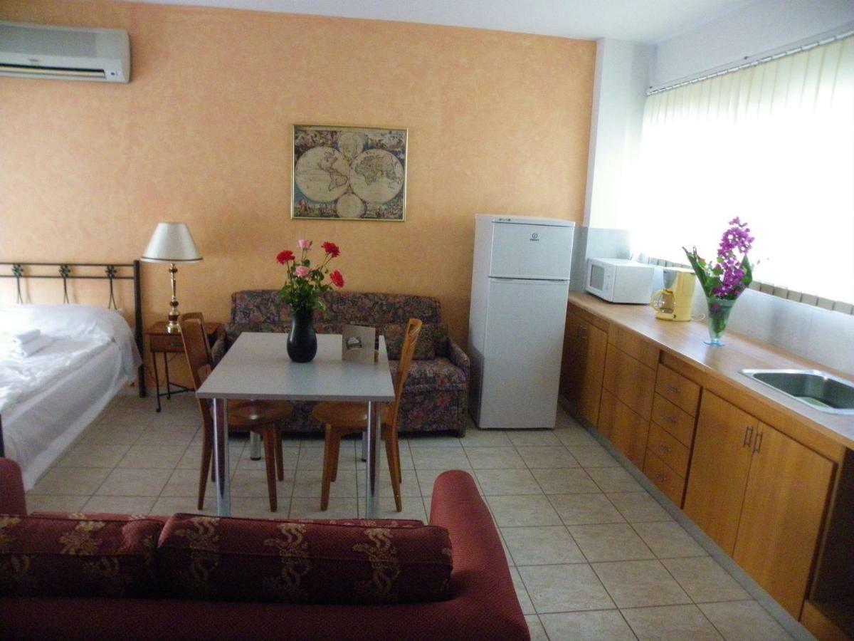 Areti Central Apartment Nafplio Bagian luar foto