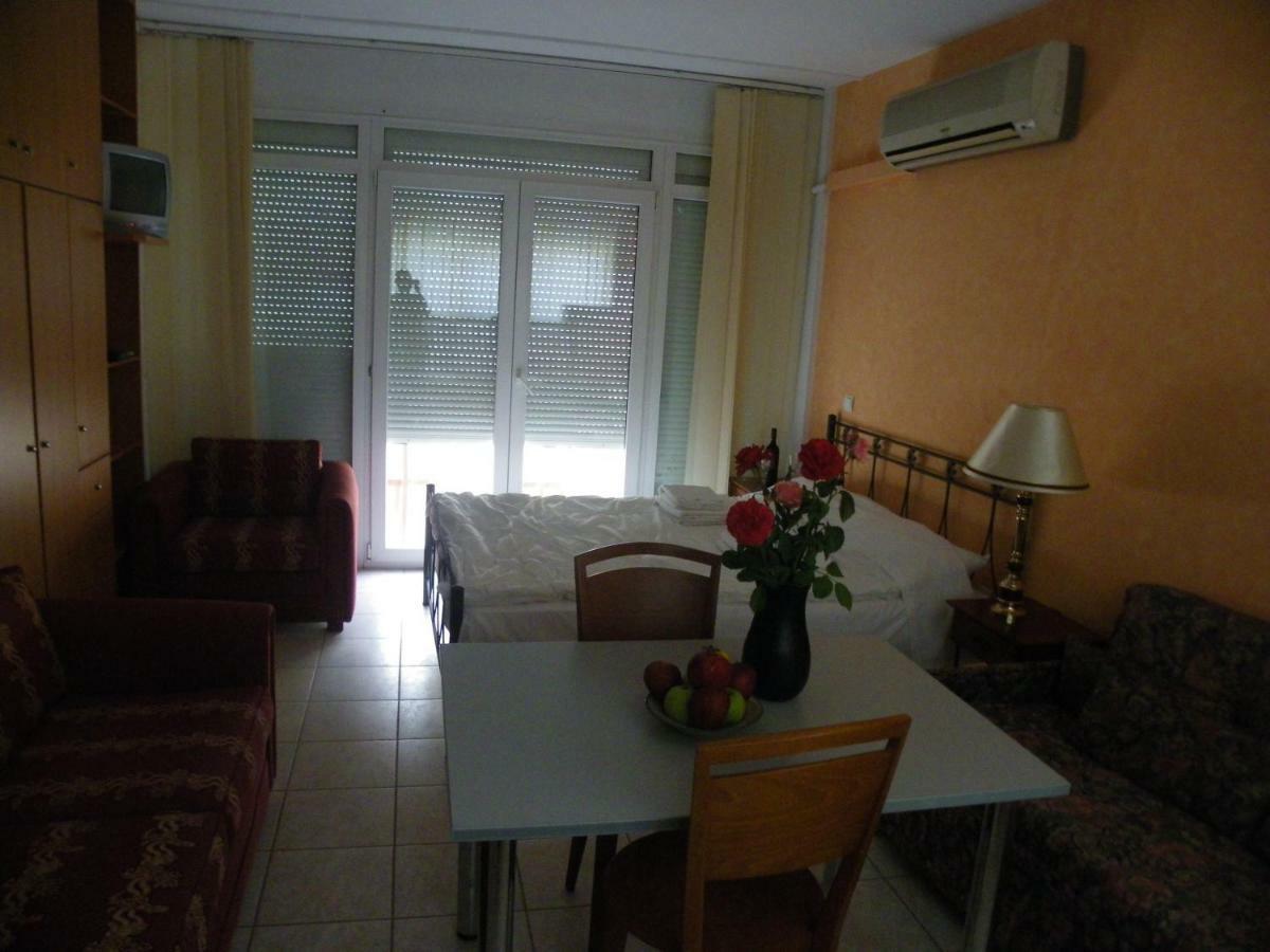 Areti Central Apartment Nafplio Bagian luar foto